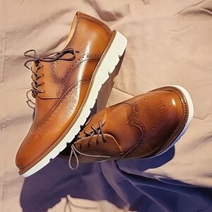 Flag Ltd. wingtip flex lite bottom casual shoe
